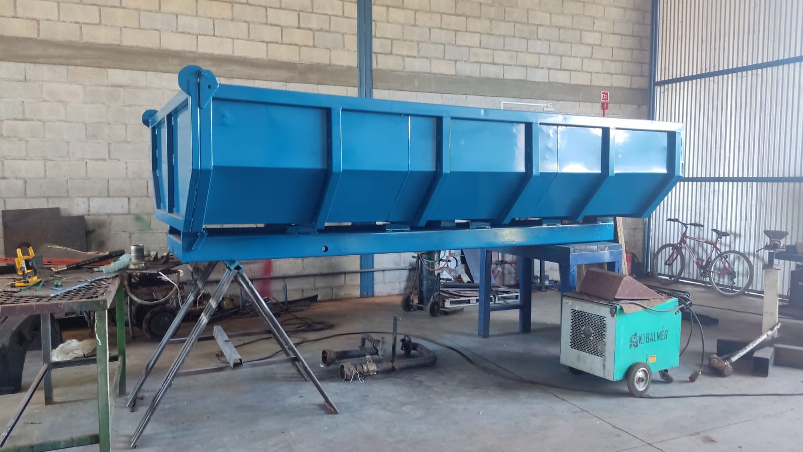 Caixa para Basculante VICZ 4m³